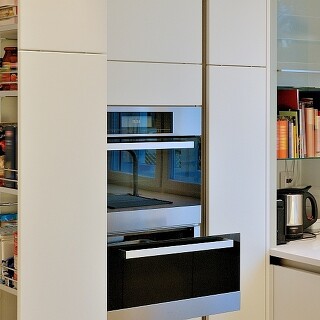 Idealer Vorratsschrank: der Apothekerschrank in der Einbauküche Idealer Vorratsschrank: der Apothekerschrank in der Einbauküche