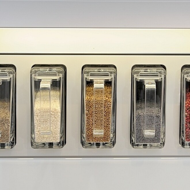 Praktische Vorratsbehälter, griffbereit und transparent zum Einbau in Ihrer Küche Praktische Vorratsbehälter, griffbereit und transparent zum Einbau in Ihrer Küche
