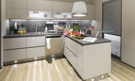 Gerade in der grifflosen Hochglanzküche macht sich ein vollintegrierter Geschirrspüler bestens. Gerade in der grifflosen Hochglanzküche macht sich ein vollintegrierter Geschirrspüler bestens.