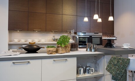 Moderne Küchen punkten mit Qualität und Komfort und nahezu geräuschloser Schließ- und Gerätetechnik. Moderne Küchen punkten mit Qualität und Komfort und nahezu geräuschloser Schließ- und Gerätetechnik.